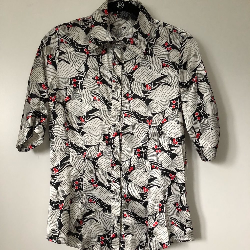 ♦️Sale♦️Silk Cherry Blouse  S